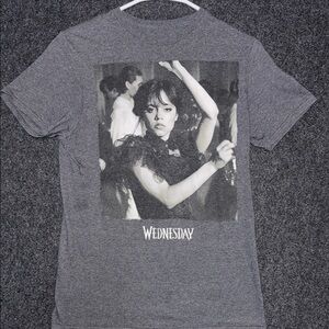 Wednesday Gray Graphic Short Sleeve Tee Small